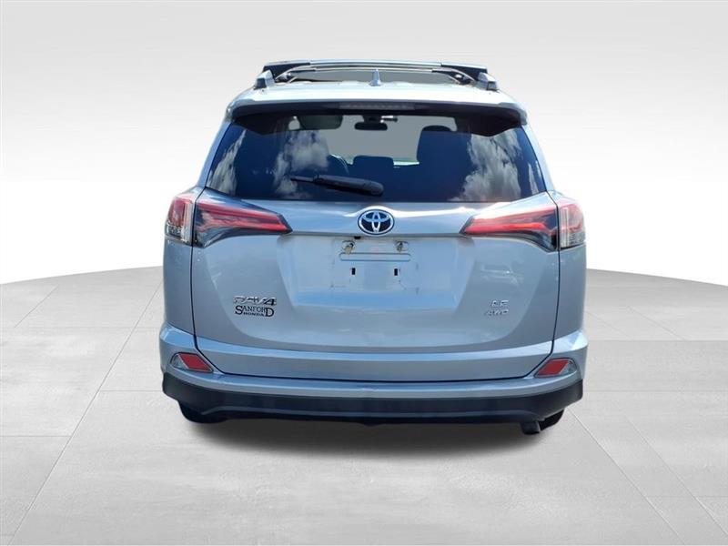 Toyota RAV4 LE AWD 2018