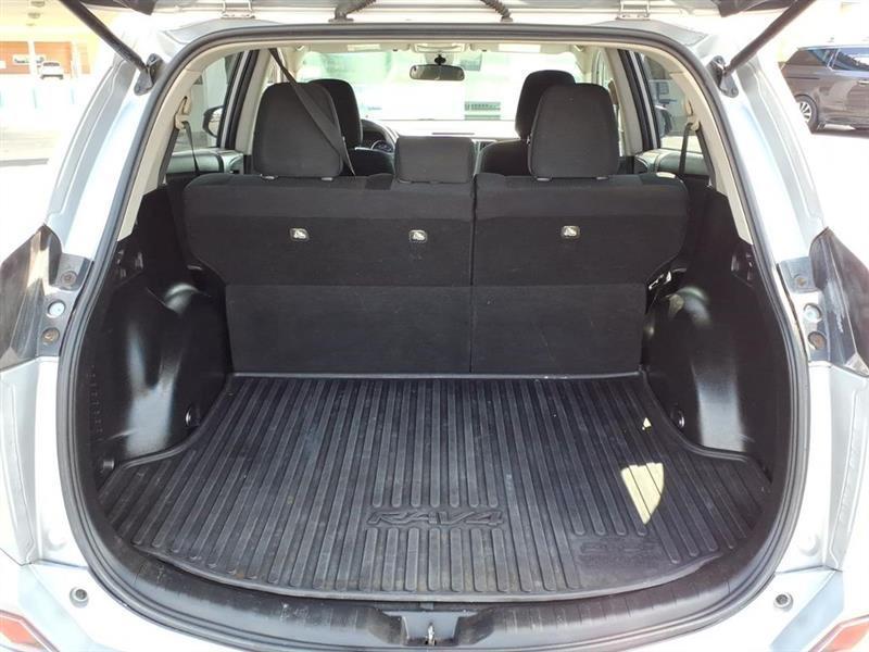 Toyota RAV4 LE AWD 2018