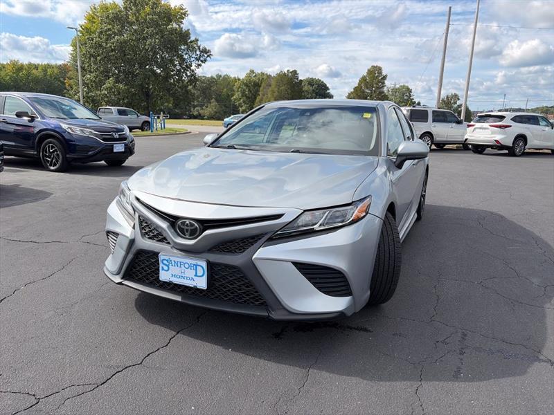 2020 Toyota Camry SE