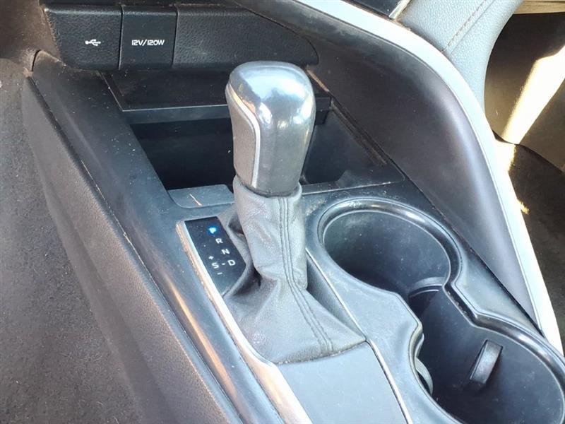 Toyota Camry SE 2020