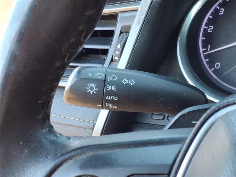 Toyota Camry SE 2020