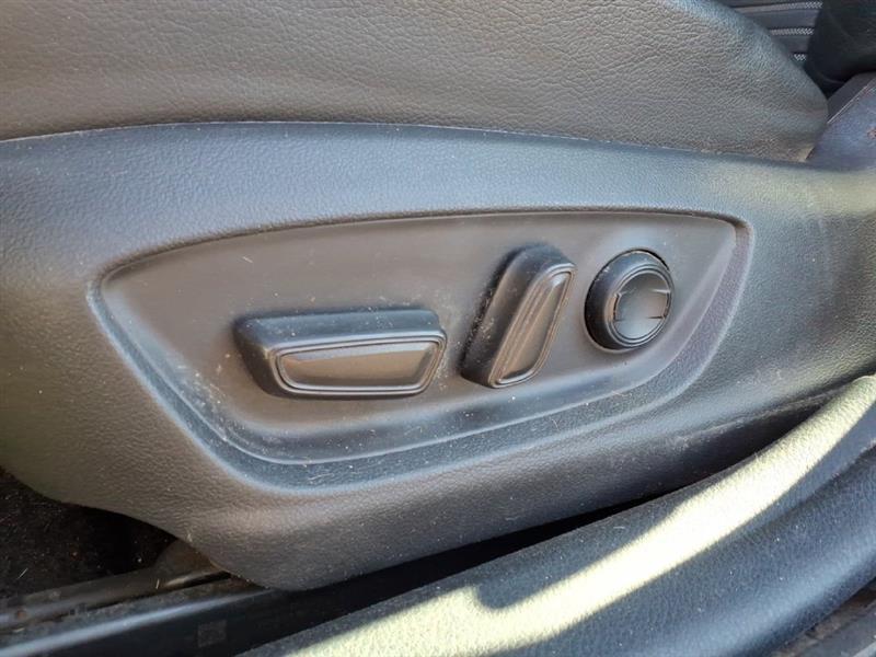 Toyota Camry SE 2020