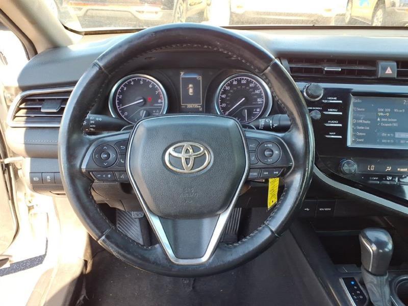 Toyota Camry SE 2020