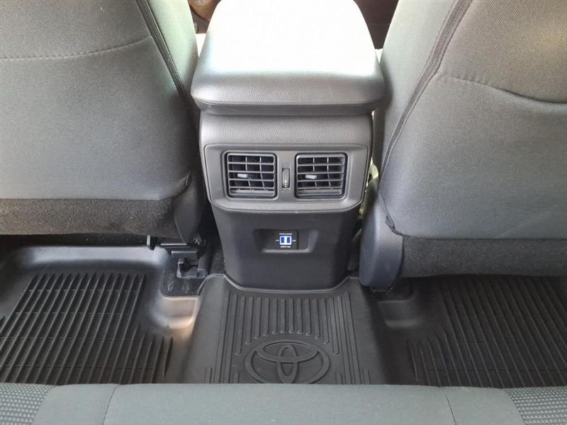 Toyota RAV4 LE 2025