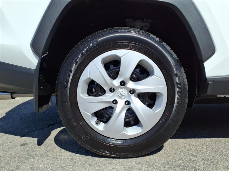 Toyota RAV4 LE 2025