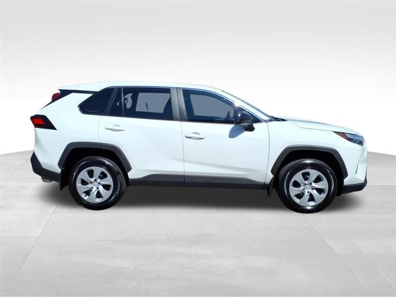 Toyota RAV4 LE 2025