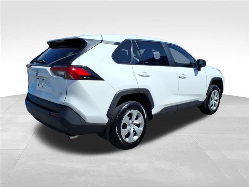 Toyota RAV4 LE 2025