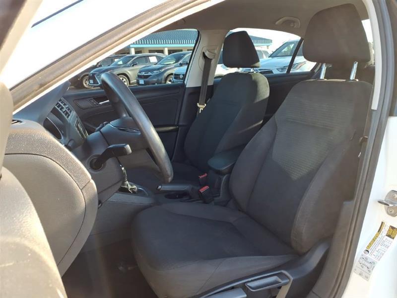 Volkswagen Jetta 1.4T S 6A 2016