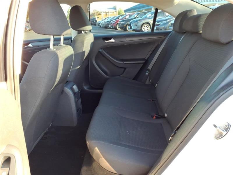 Volkswagen Jetta 1.4T S 6A 2016
