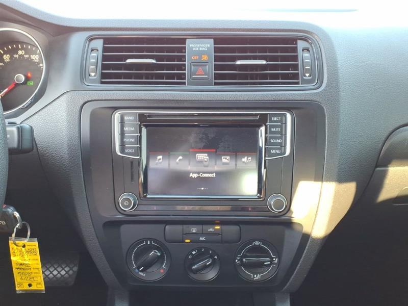 Volkswagen Jetta 1.4T S 6A 2016