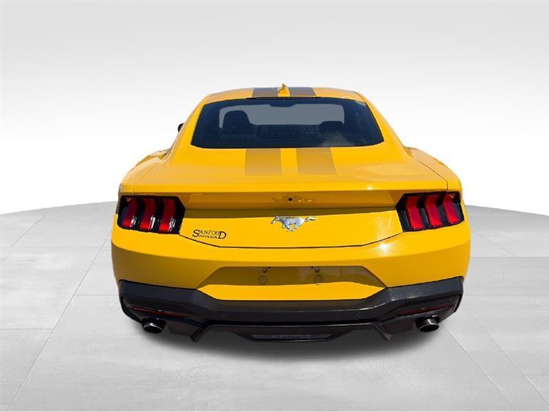 Ford Mustang EcoBoost Coupe 2024