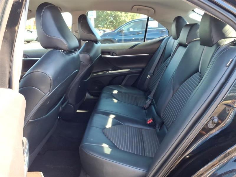 Toyota Camry SE 2021