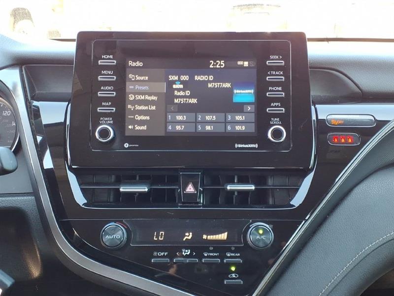 Toyota Camry SE 2021