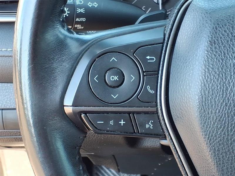 Toyota Camry SE 2021