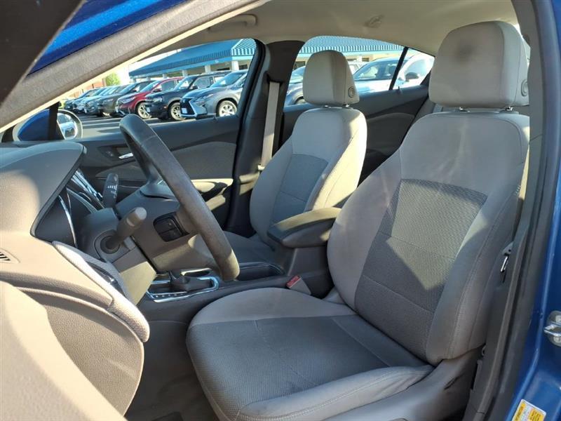 Used 2018 Chevrolet Cruze LT with VIN 1G1BE5SM8J7137552 for sale in Sanford, NC