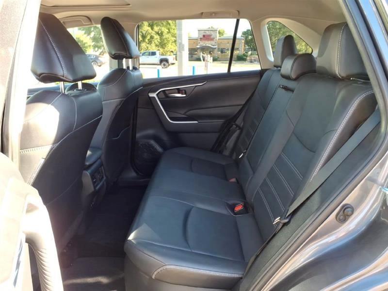 Toyota RAV4 Hybrid XLE AWD 2021