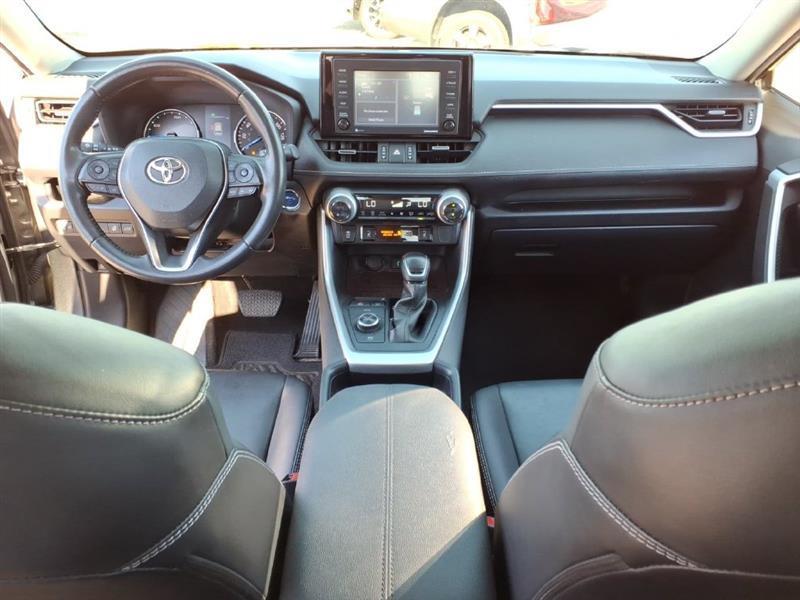 Toyota RAV4 Hybrid XLE AWD 2021