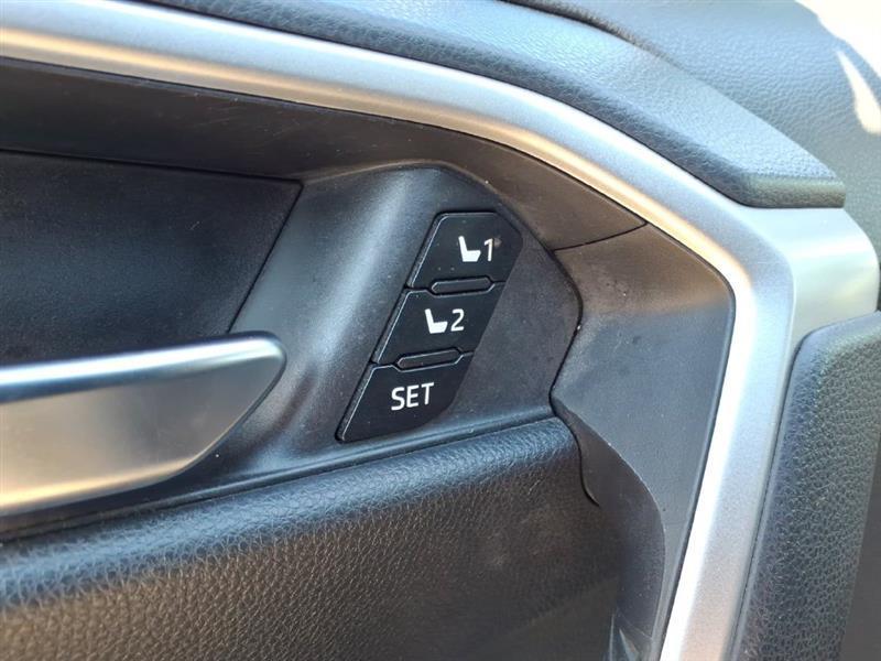 Toyota RAV4 Hybrid XLE AWD 2021