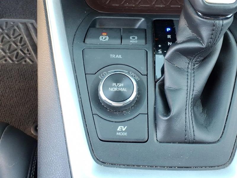 Toyota RAV4 Hybrid XLE AWD 2021