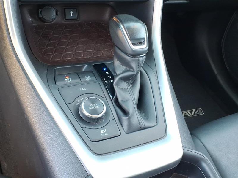Toyota RAV4 Hybrid XLE AWD 2021