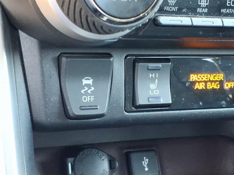 Toyota RAV4 Hybrid XLE AWD 2021