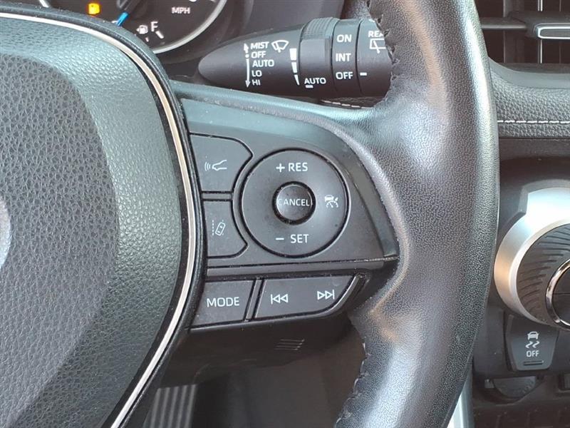 Toyota RAV4 Hybrid XLE AWD 2021