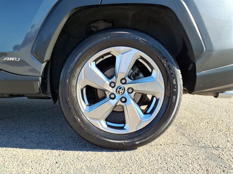 Toyota RAV4 Hybrid XLE AWD 2021