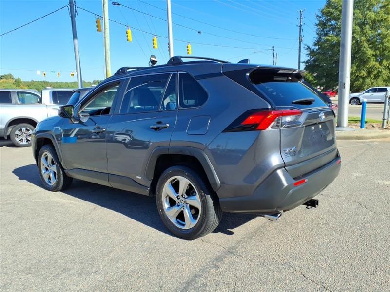 Toyota RAV4 Hybrid XLE AWD 2021