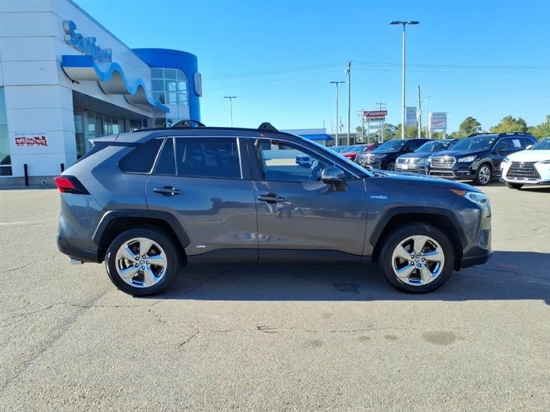 Toyota RAV4 Hybrid XLE AWD 2021