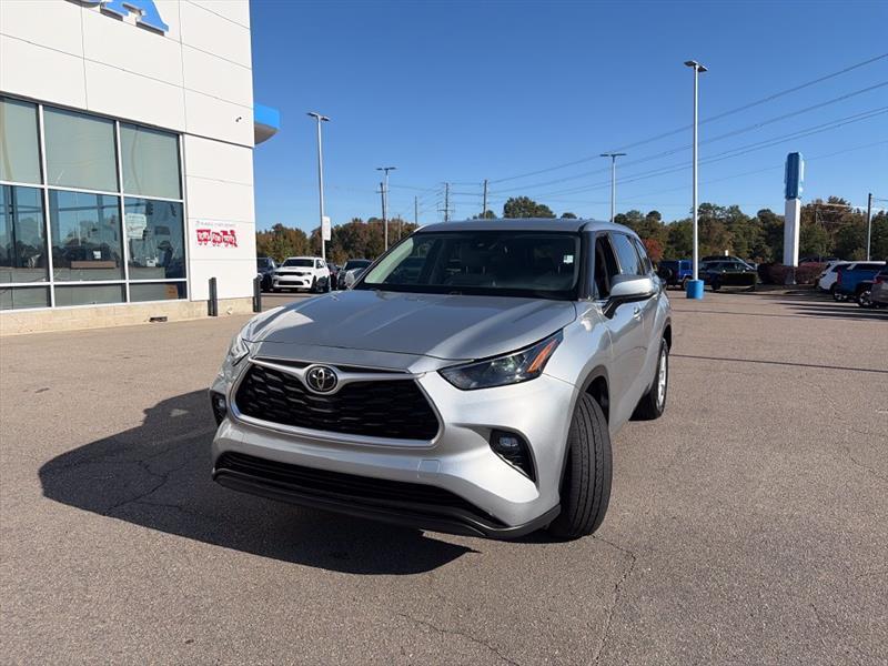 2022 Toyota Highlander LE FWD V6