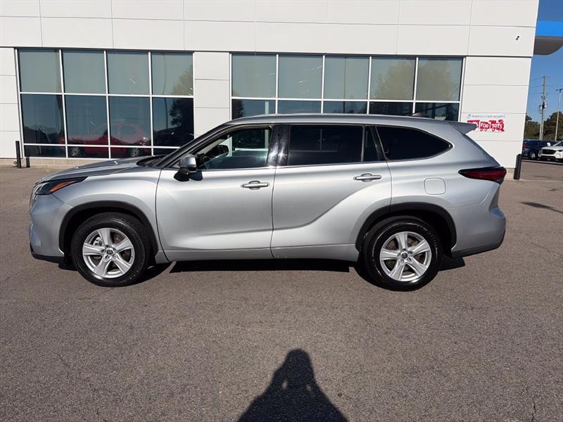 Toyota Highlander LE FWD V6 2022