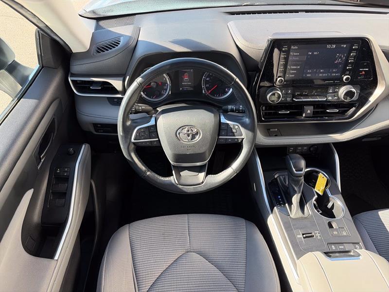 Toyota Highlander LE FWD V6 2022
