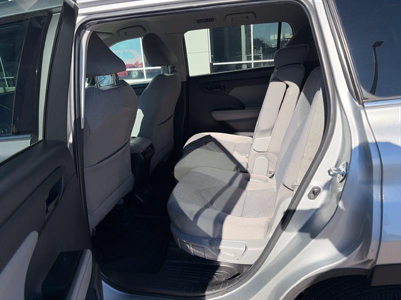 Toyota Highlander LE FWD V6 2022