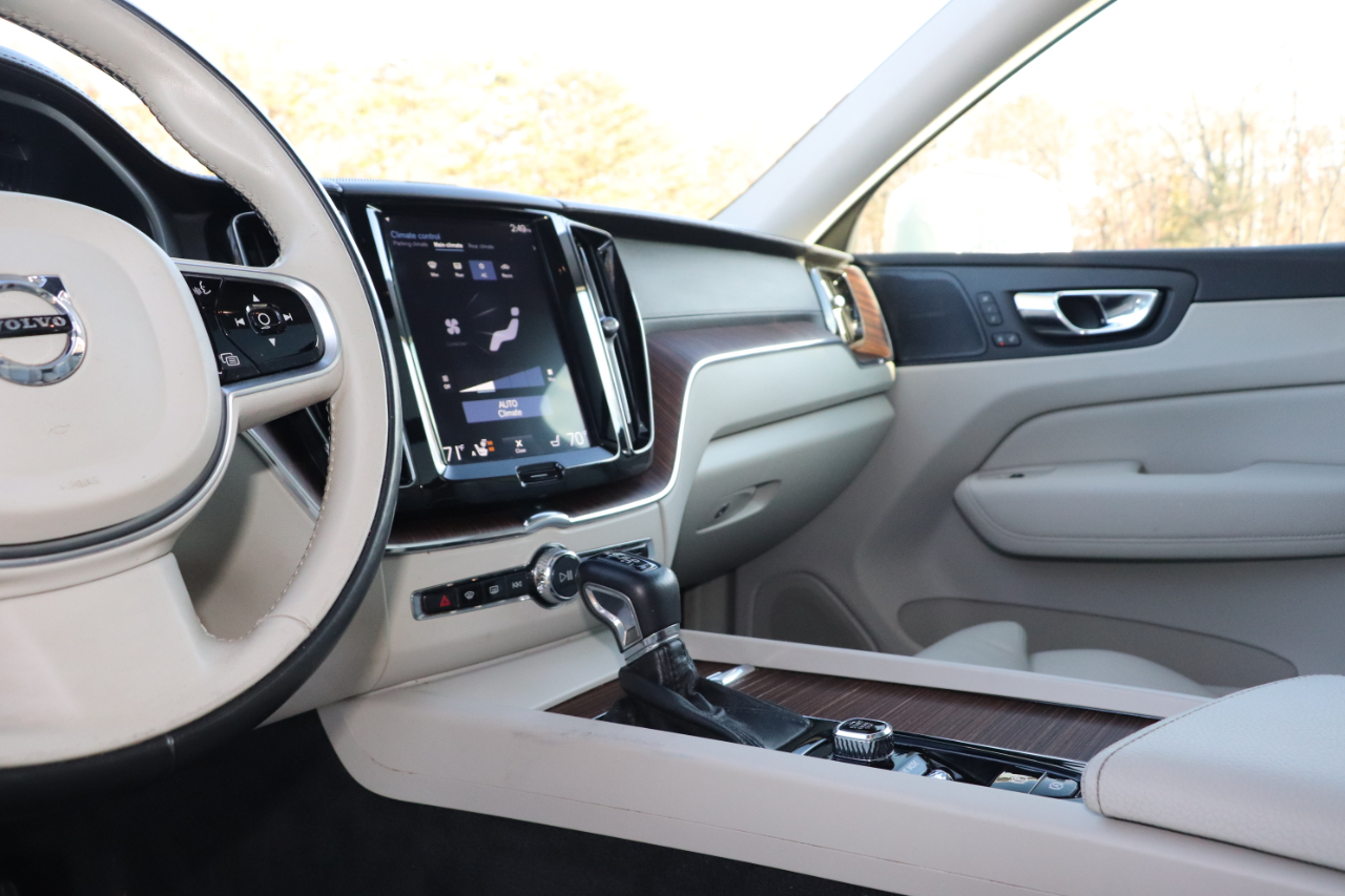 2019 Volvo XC60 T6 Inscription photo 9
