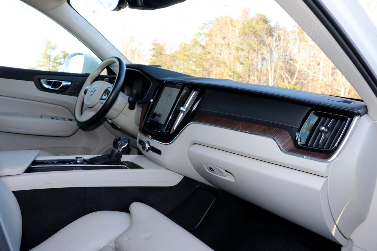 2019 Volvo XC60 T6 Inscription photo 28