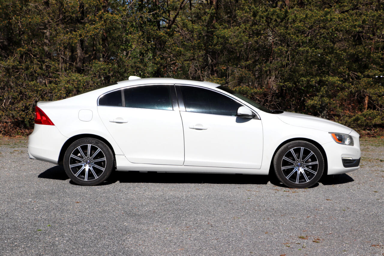 2018 Volvo S60 T5 Inscription Platinum photo 2
