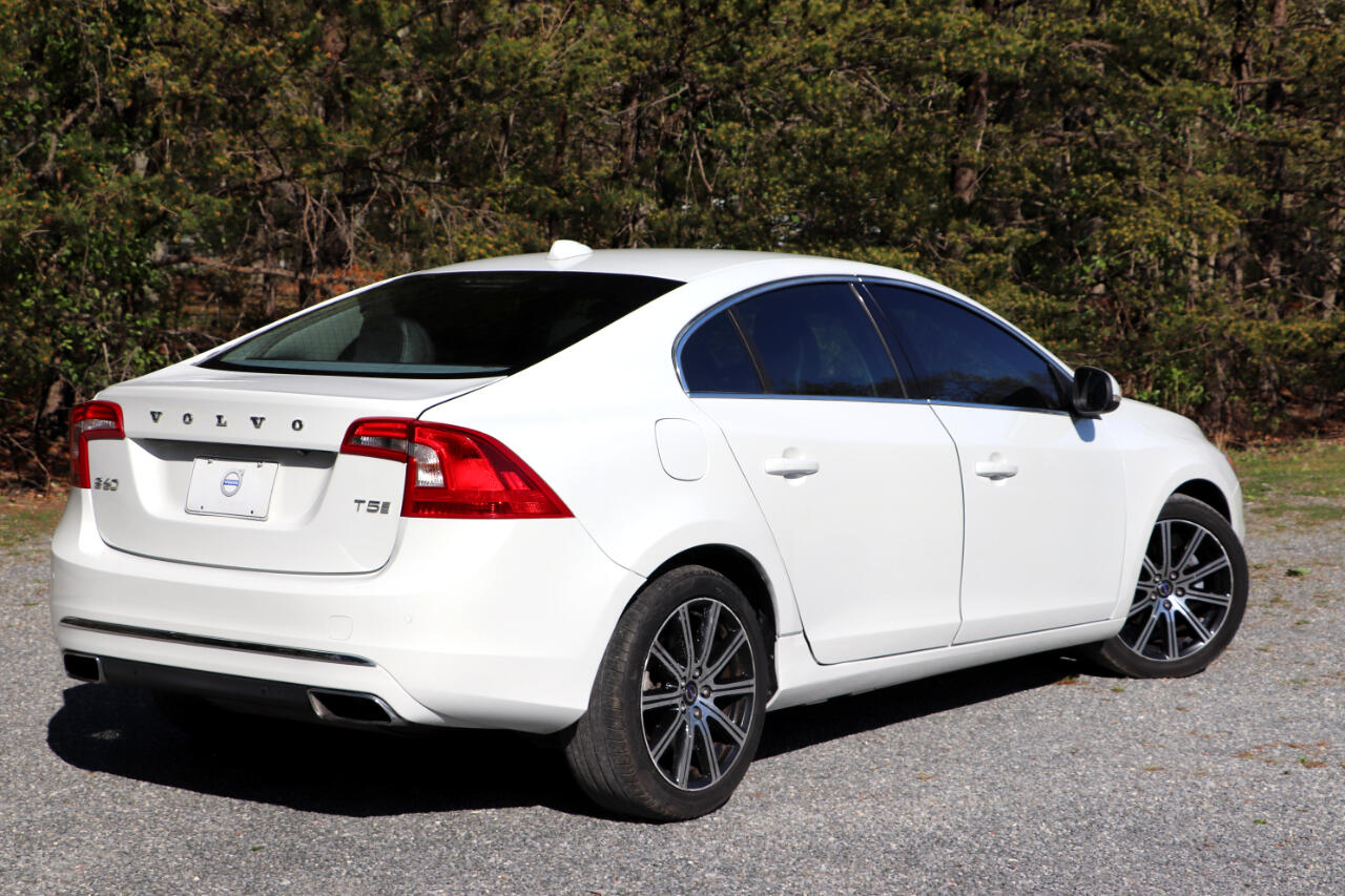 2018 Volvo S60 T5 Inscription Platinum photo 3
