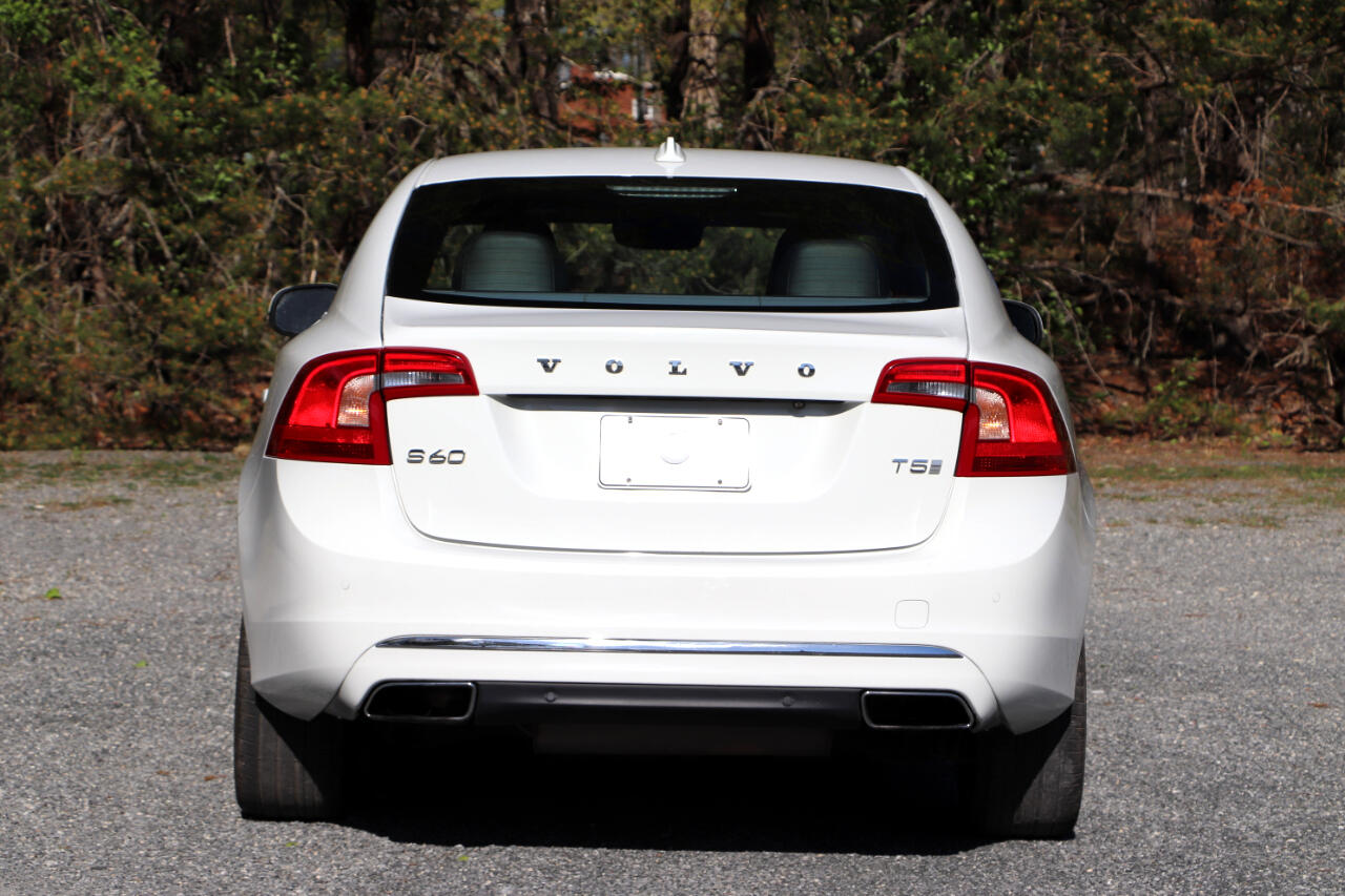 2018 Volvo S60 T5 Inscription Platinum photo 4