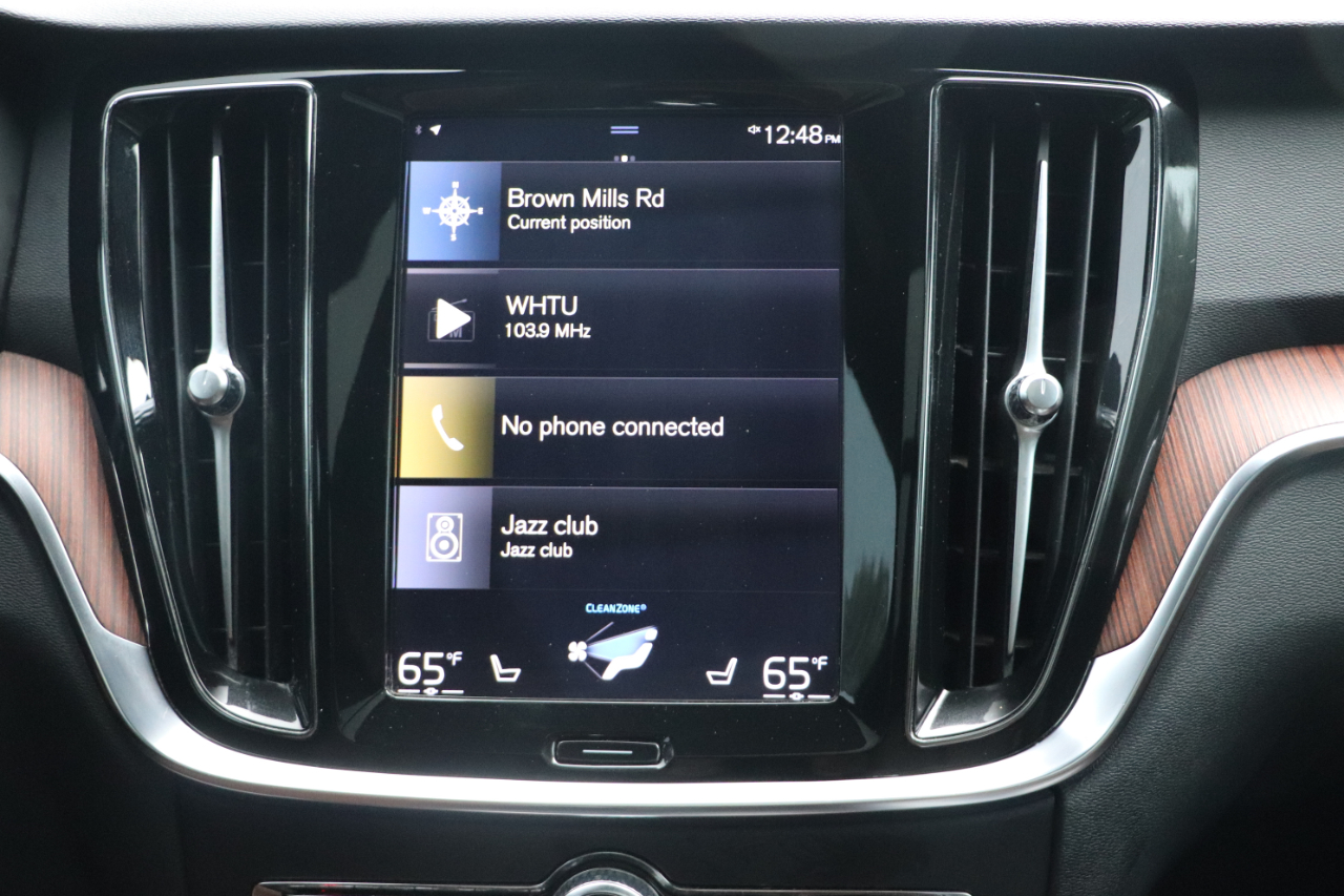 2021 Volvo V60 Momentum photo 20