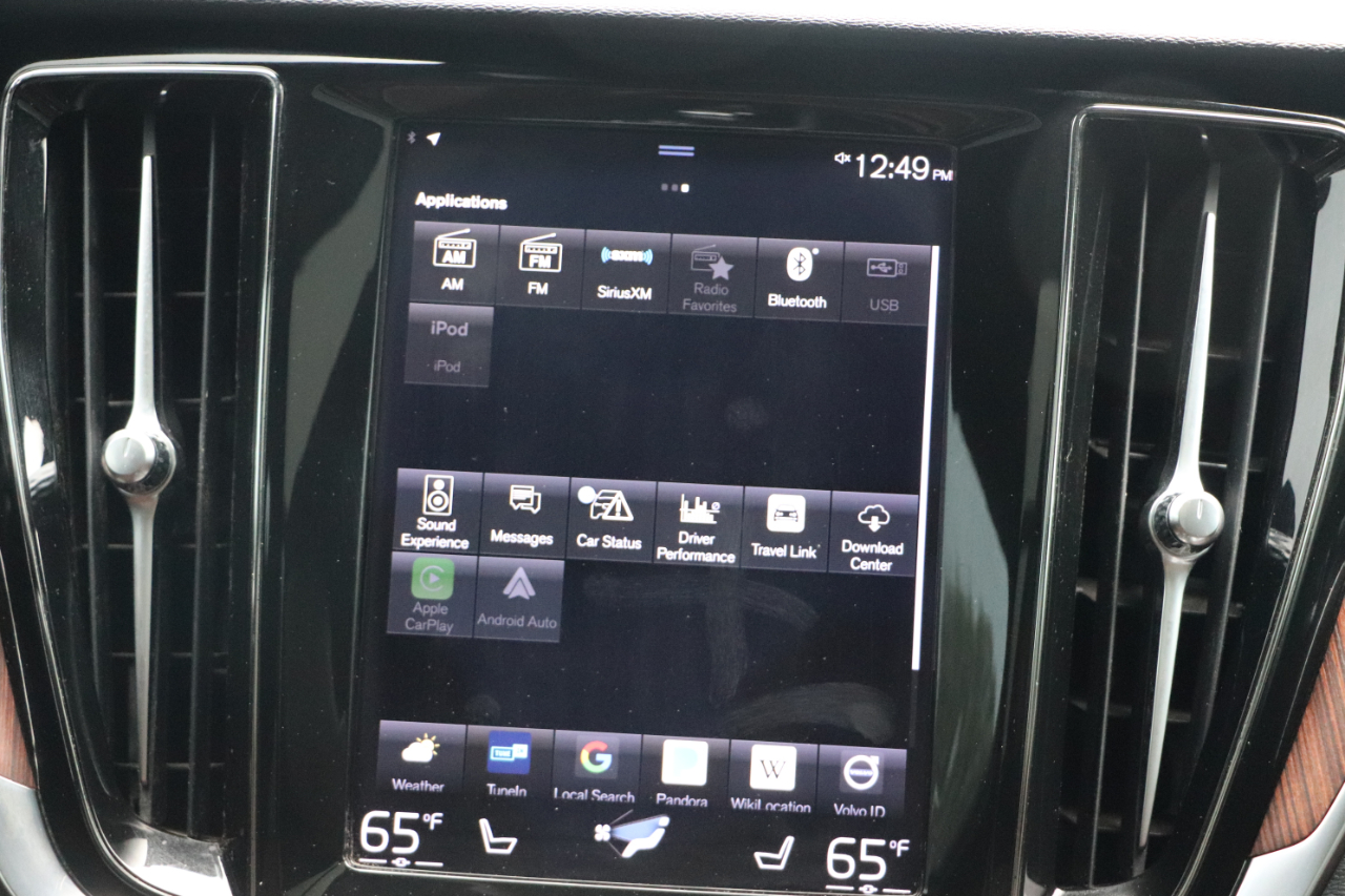 2021 Volvo V60 Momentum photo 27