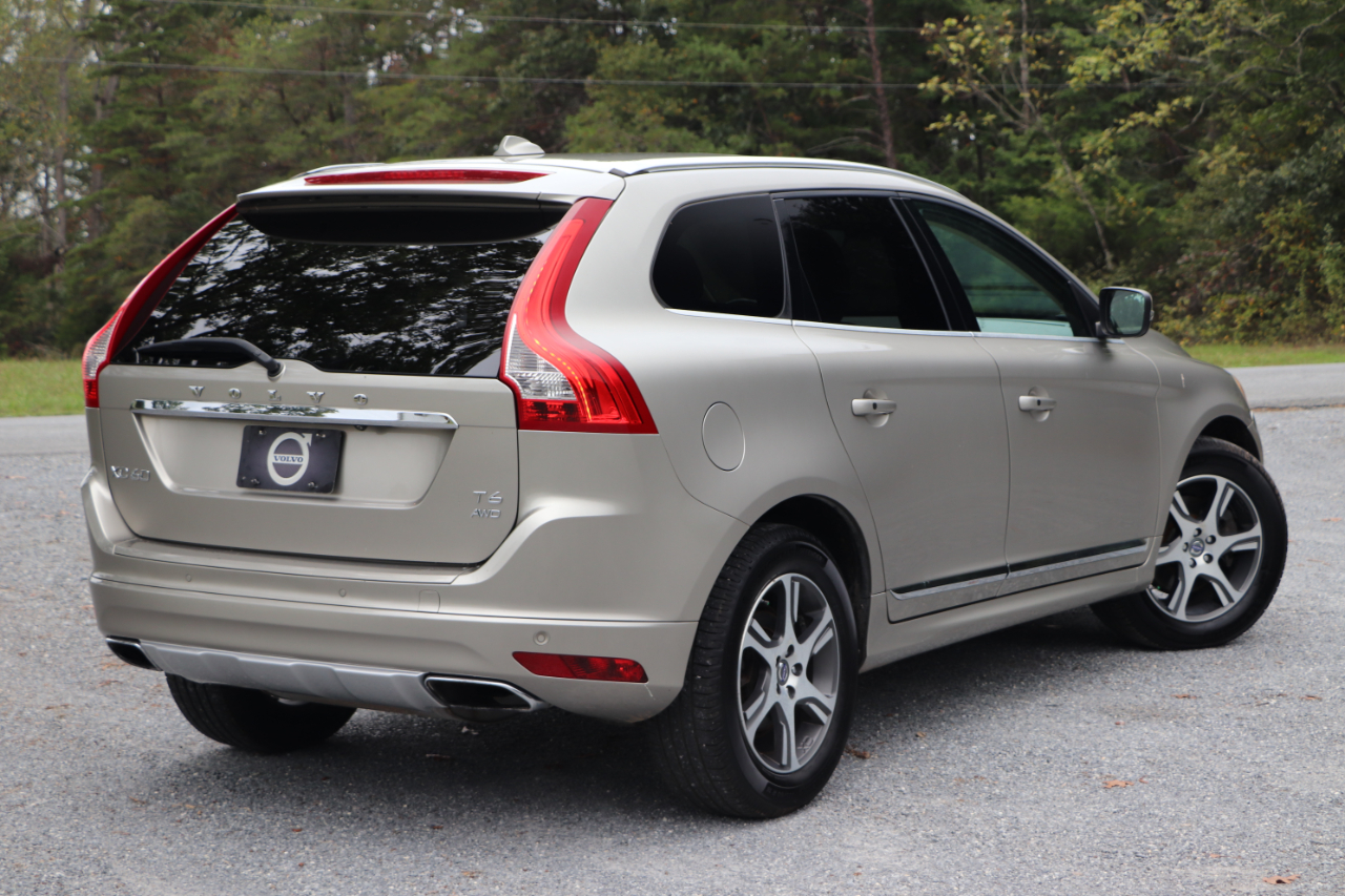 2015 Volvo XC60 Premier R-Design photo 3