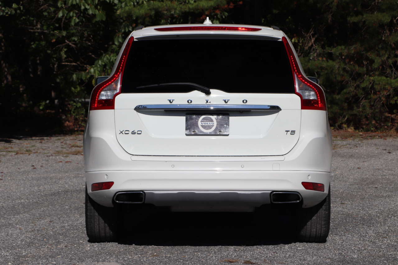 2017 Volvo XC60 T5 Inscription photo 3