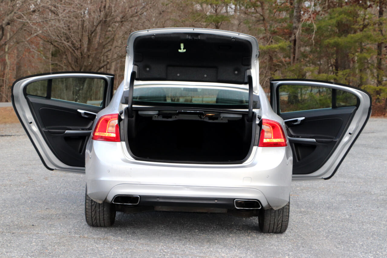 Volvo S60 T5 Premier 4D Sedan AWD 2015