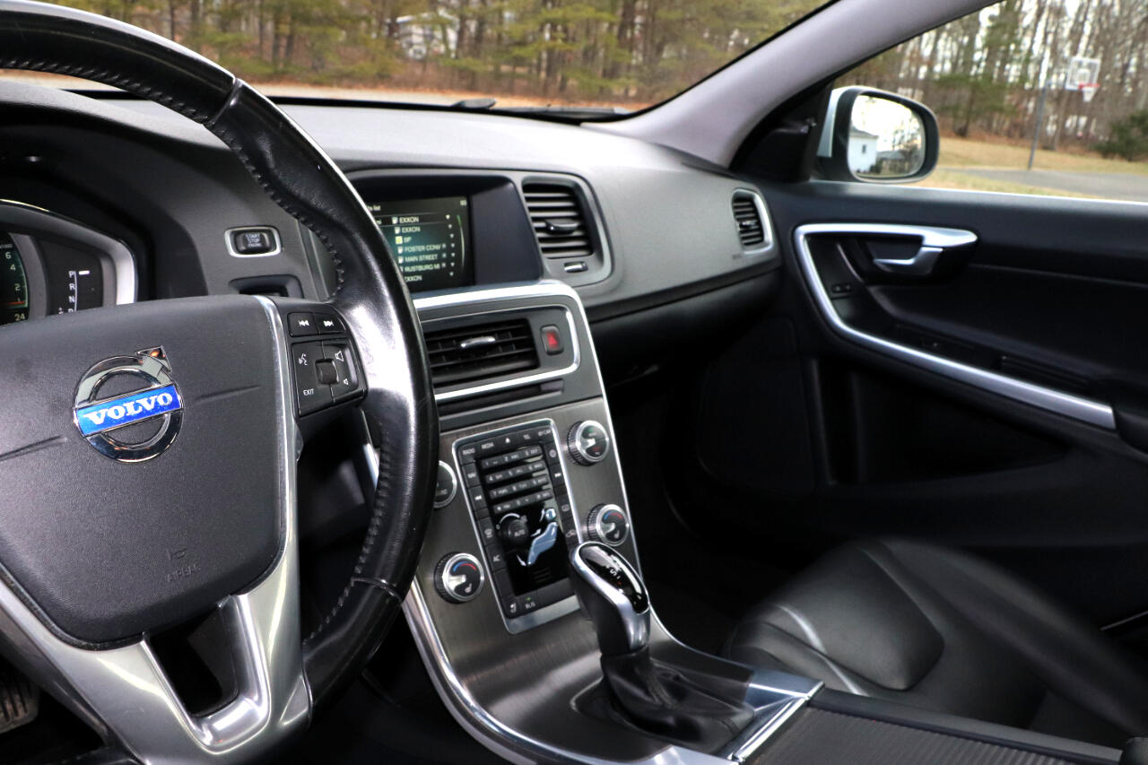 Volvo S60 T5 Premier 4D Sedan AWD 2015