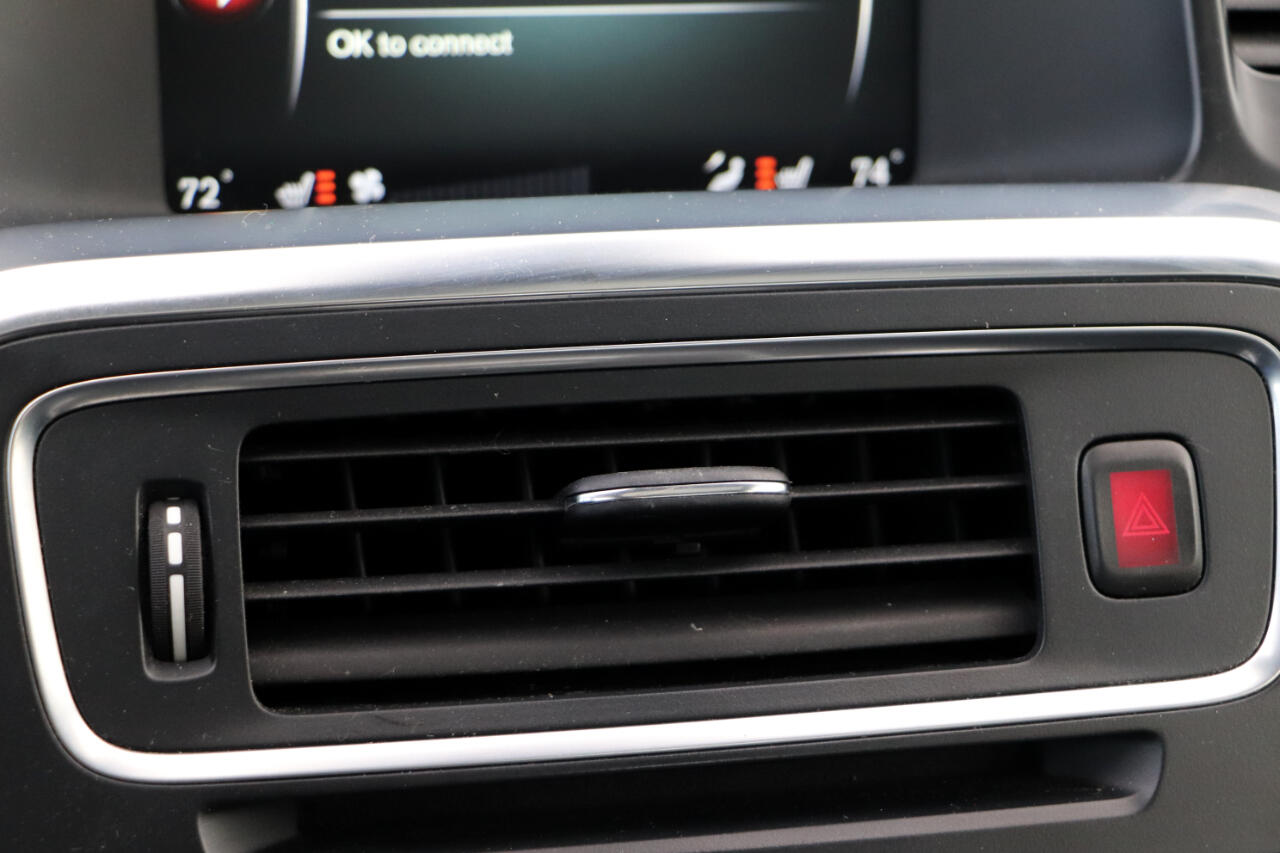 Volvo S60 T5 Premier 4D Sedan AWD 2015