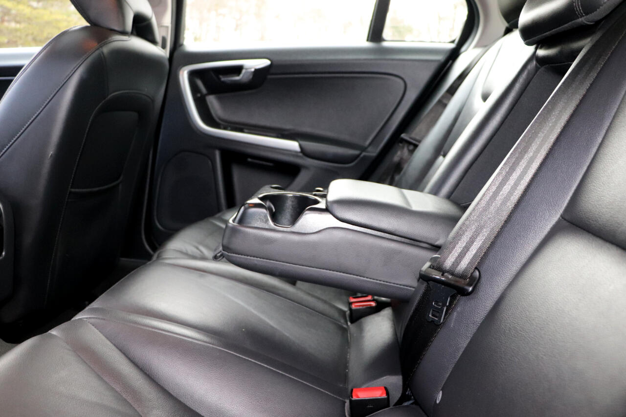 Volvo S60 T5 Premier 4D Sedan AWD 2015