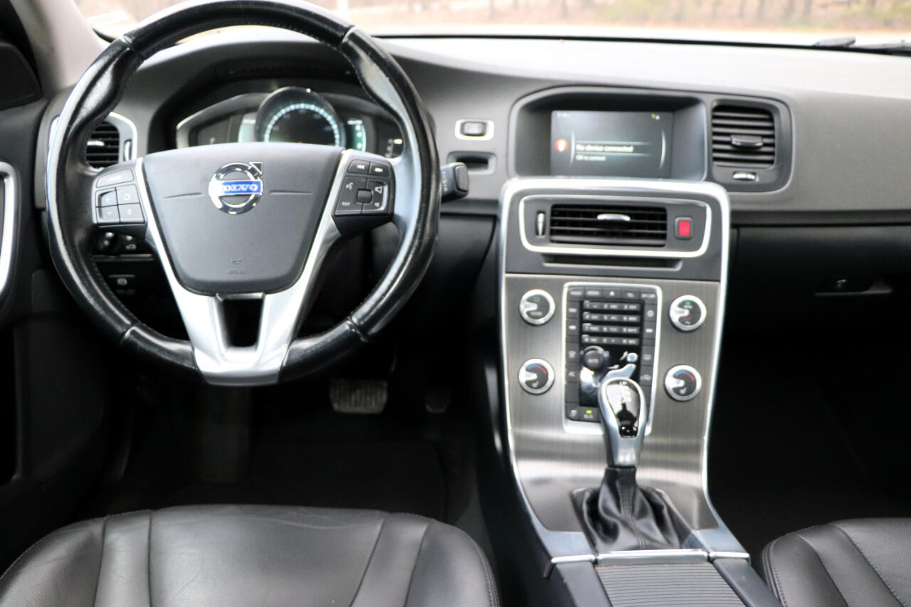 Volvo S60 T5 Premier 4D Sedan AWD 2015