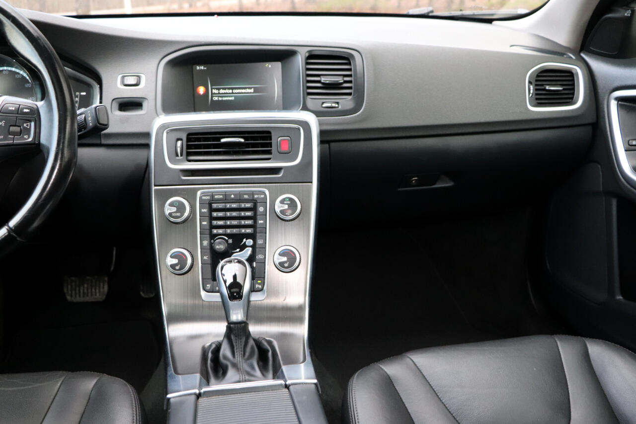 Volvo S60 T5 Premier 4D Sedan AWD 2015