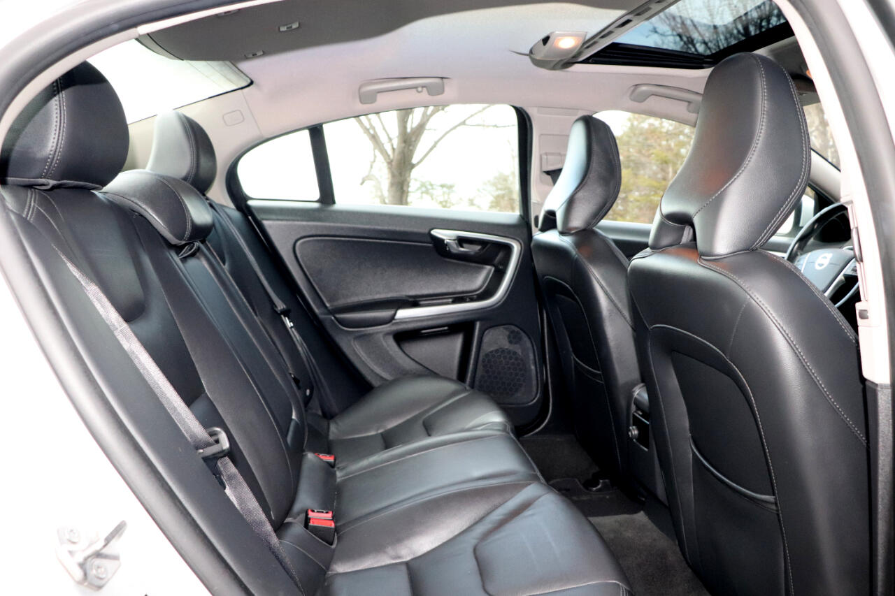 Volvo S60 T5 Premier 4D Sedan AWD 2015