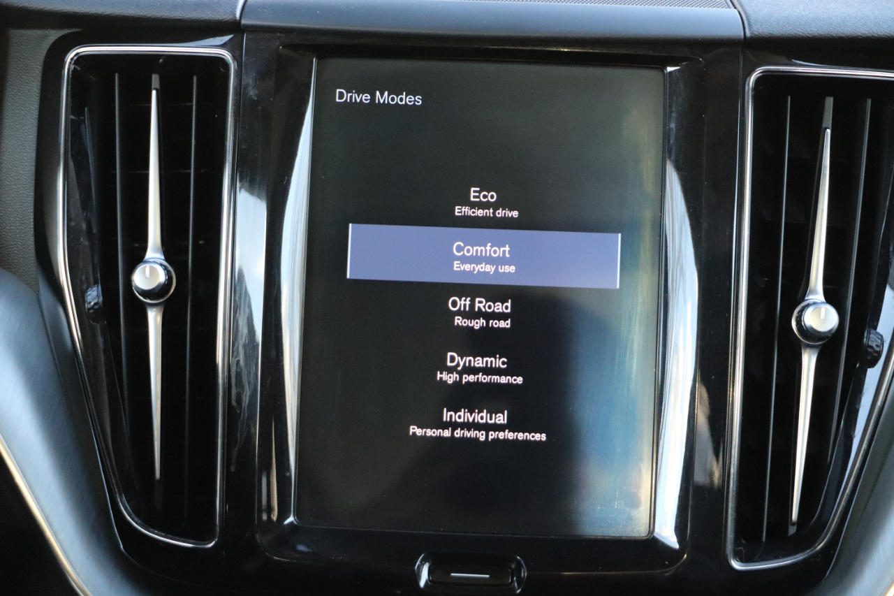 Volvo XC60 T6 Momentum AWD 2018